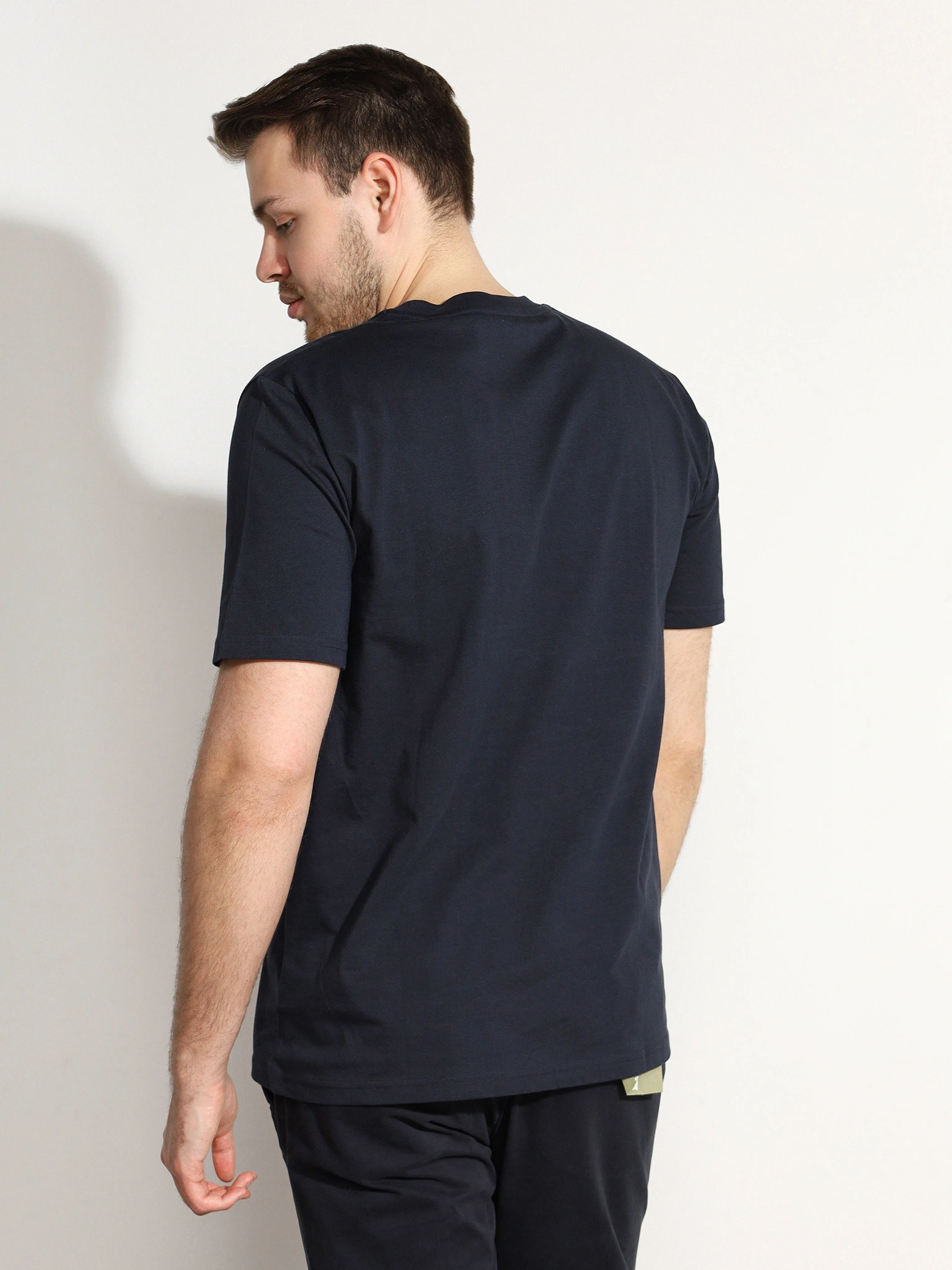 Футболка темно-синего цвета из хлопка